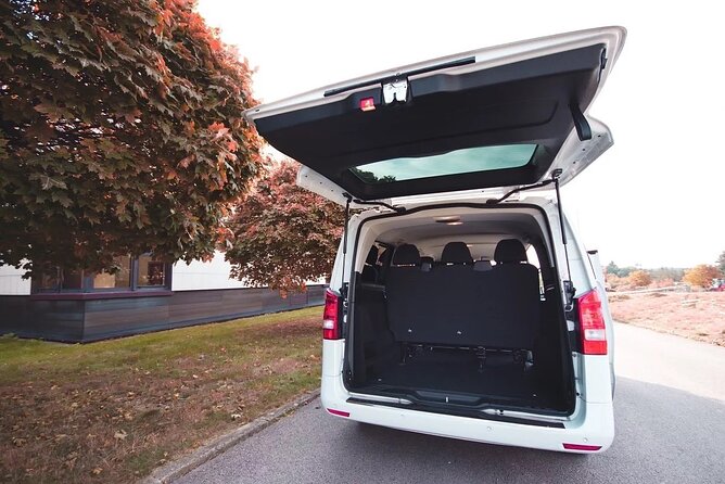 Private ARRIVAL Transfer by MINIVAN Mercedes Vito 8+1pax - Who Will Appreciate This Transfer Most?
