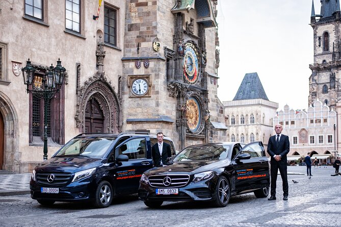 Private Arrival Transfer: Prague Airport - Group sizes from one person to 15