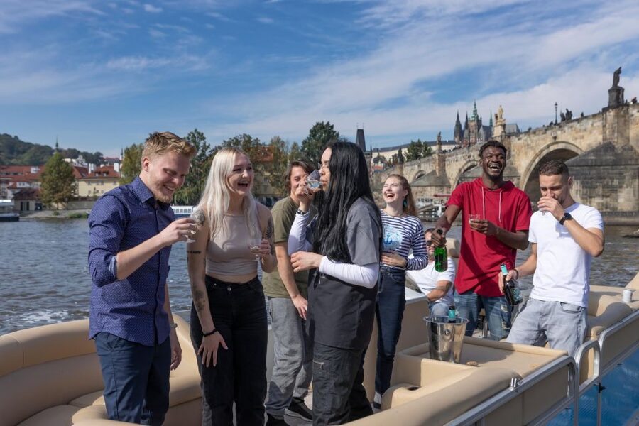 Private Boat Cruise With Unlimited Prosecco - Kampa Island and the castle above it