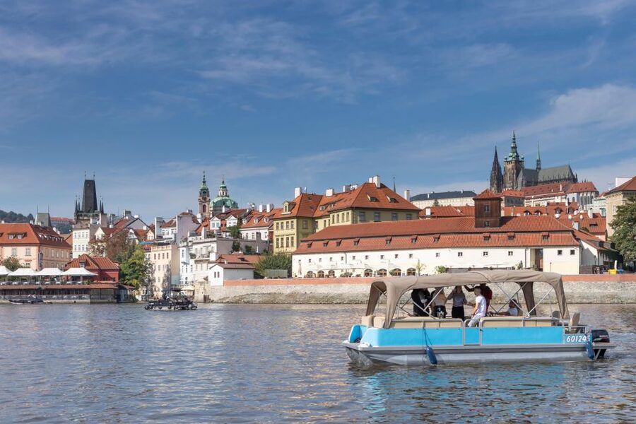 Private Boat Cruise With Unlimited Prosecco - Unlimited Prosecco, with beer as another option