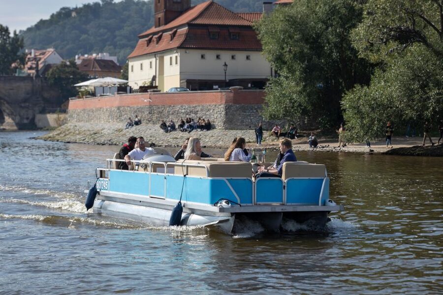 Private Boat Cruise With Unlimited Prosecco - Rain or shine, with a little practical planning