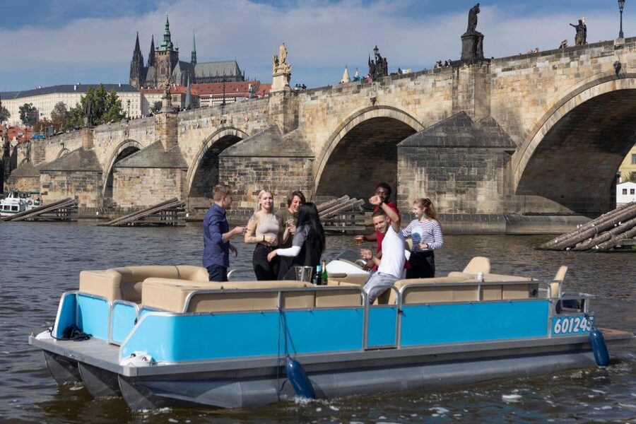 Private Boat Cruise With Unlimited Prosecco - Who will enjoy this Prague boat ride most?