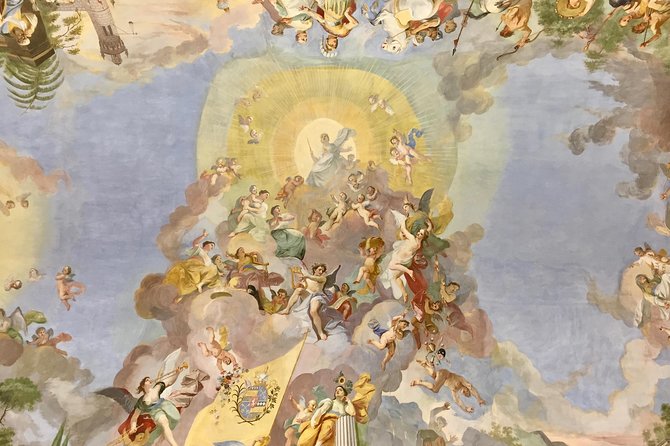 Private Custom Tour of Strahov Library and Prague - St. Vitus Cathedral in fifteen minutes
