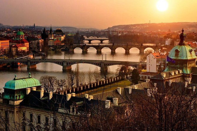 Private Departure Transfer: Prague Airport - Who should book this Prague transfer?