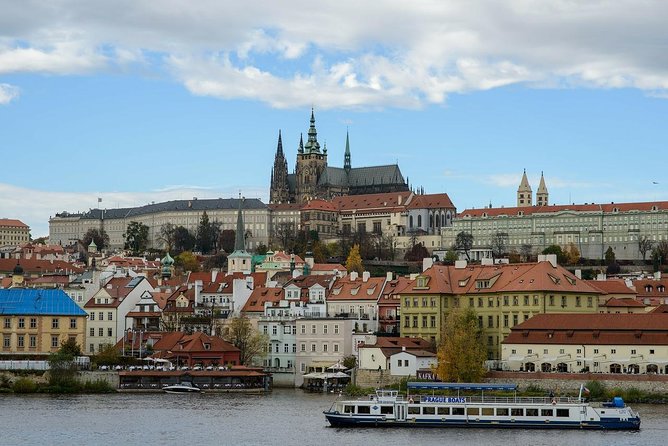 Private Half-Day Sightseeing Tour in Prague - Lennon Wall and the Dancing House