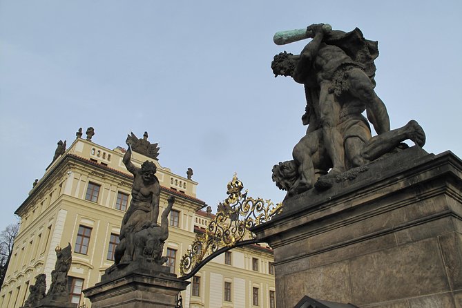 Private Prague Castle Tour with a Czech Guide, meet up at hotel - What the guide adds to the experience