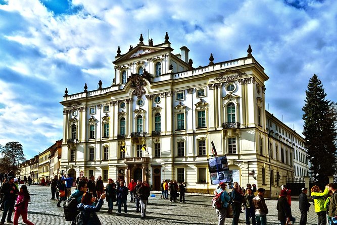 Private Prague Castle Walking Tour - Vladislav Hall and the window that changed Europe