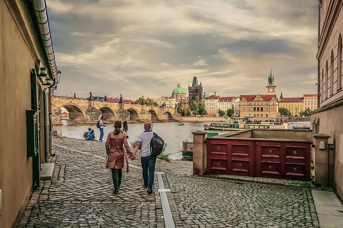 Private Prague walking tour & Karlstejn castle trip from Prague - Returning to Prague Castle and St. Vitus Cathedral