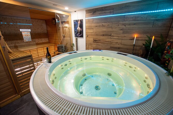 Private Spa with Jacuzzi and Sauna - BLACK ZONE - The minibar is the main extra cost