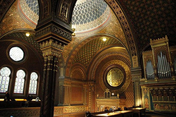 Private Stories of Jewish Prague Walking Tour - Klausen Synagogue and Jewish life through the centuries