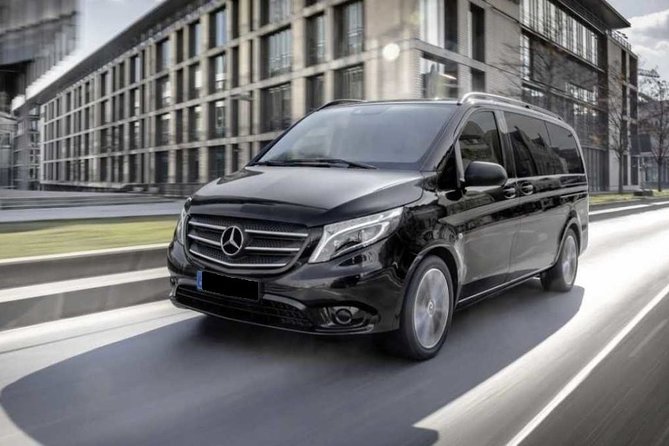 Private Transfer from Prague Airport to Prague City Hotels 1 - 3 pax - A private ride rather than a shared shuttle
