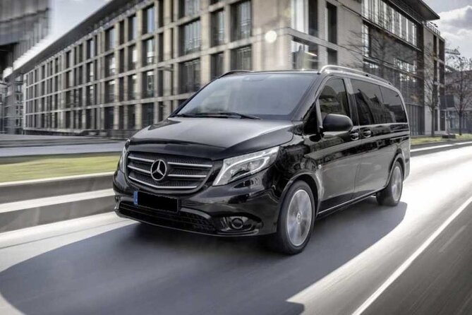 Private Transfer from Prague Airport to Prague City Hotels 1 - 7 pax - Key points at a glance