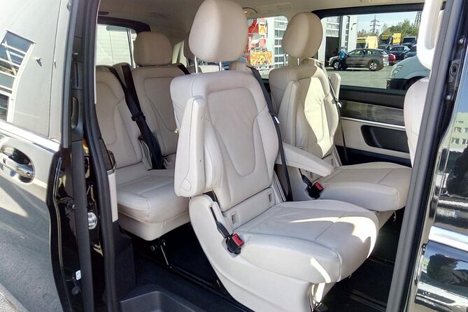 Private Transfer from Prague Airport to Prague City Hotels 1 - 7 pax - Booking details worth checking before you pay