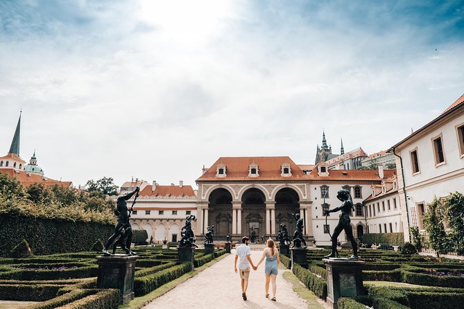 Private Vacation Photography Session with Local Photographer in Prague - Prague Castle for a grander setting