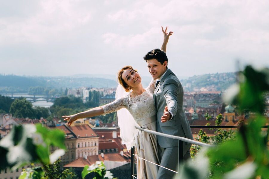 Professional photoshoot in Prague - 1 hour, 30 or 15 min - Photo delivery and what you receive