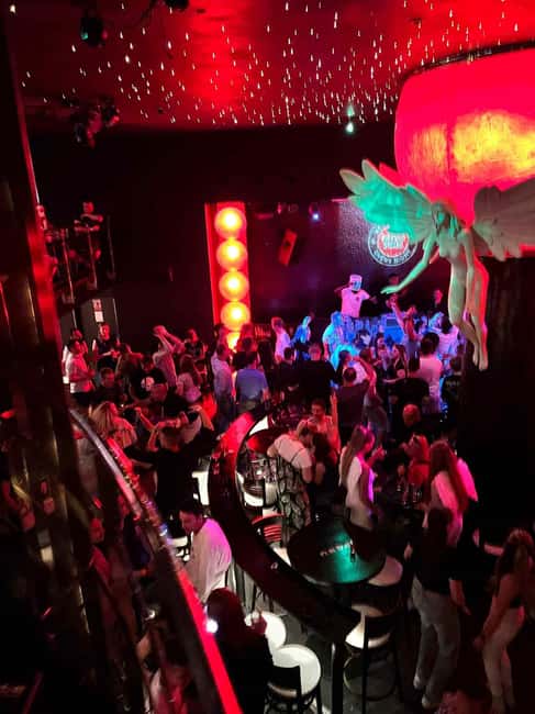 Pub Crawl with Shots and Night Club I Prague - Why the guide can make or break the evening