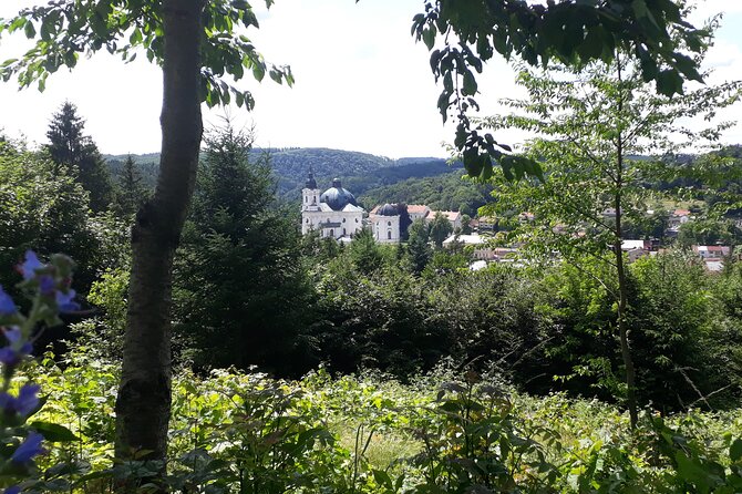 PUNKVA CAVES, ABYSS and PERNSTEJN CASTLE =only from Apr to Sep - What the private format really gives you