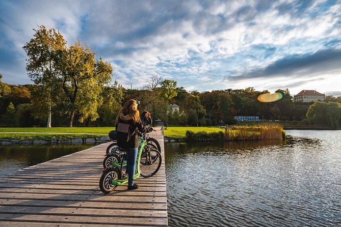 Rent your E-Scooter Hugo Bike in Prague! - What changes during the three-hour option