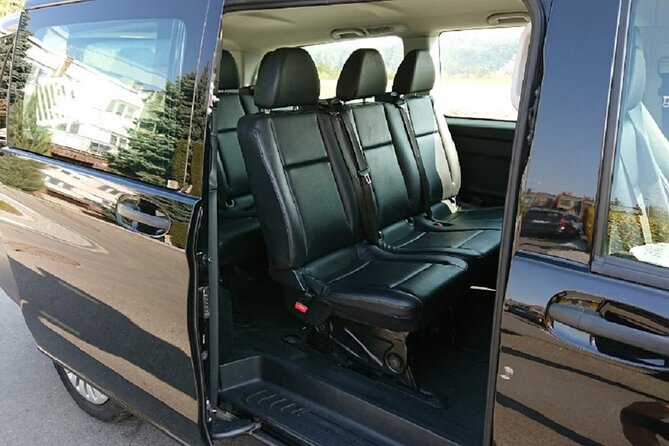 Shared Arrival Transfer: Prague Airport to Hotels - Finding the driver at Terminal 1 or Terminal 2