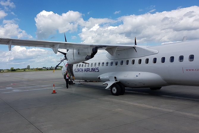 Shared Departure Transfer: Prague Hotel to Prague Airport - Leaving Prague without dragging your bags across town