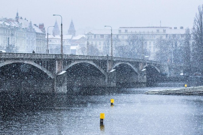 Shared Departure Transfer: Prague Hotel to Prague Airport - Weak spots to keep in mind