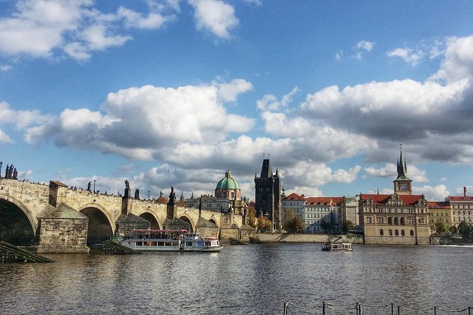 Shared Departure Transfer: Prague Hotel to Prague Airport - Inside the minivan, with room for seven