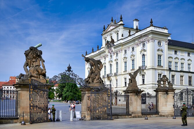 St Vitus Cathedral and Prague Castle Private Walking Tour - What the 2-hour option really includes