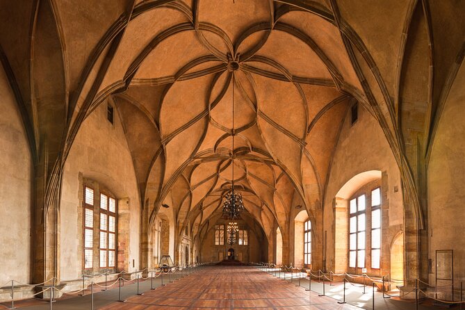 St Vitus Cathedral and Prague Castle Private Walking Tour - The 5-hour option adds comfort, not more castle