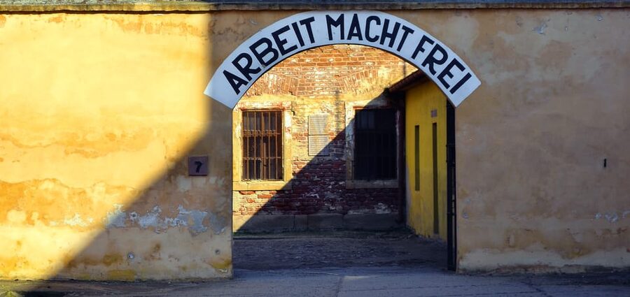 Terezin: Guided Tour of the Concentration Camp and Museum - Meeting at Náměstí Republiky