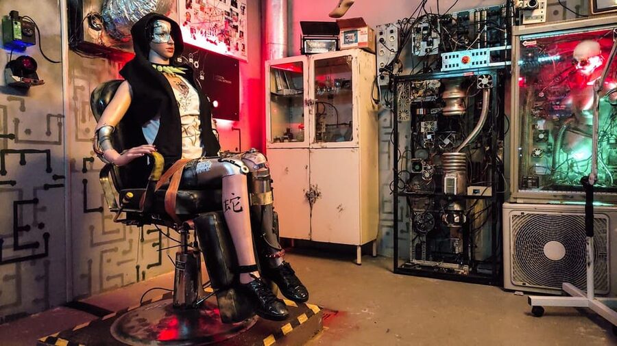 The Clinic: Escape room in Fun Arena Prague - Cyberpunk Technology Instead of Plain Padlocks