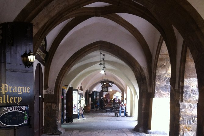 The Ultimate Prague History Tour - Prague Castle and the story behind Gothic design