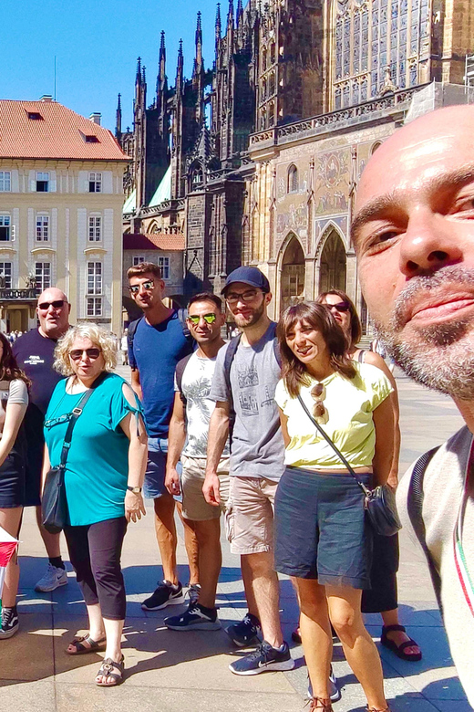 Tour of Prague Castle in italian language ticket included - The Old Royal Palace and the power of the crown