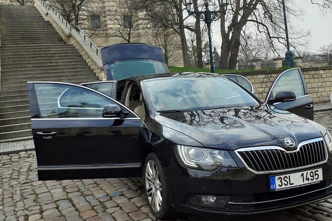 Transfer from Prague Hotel to Airport Prague - Leaving Prague without a luggage workout