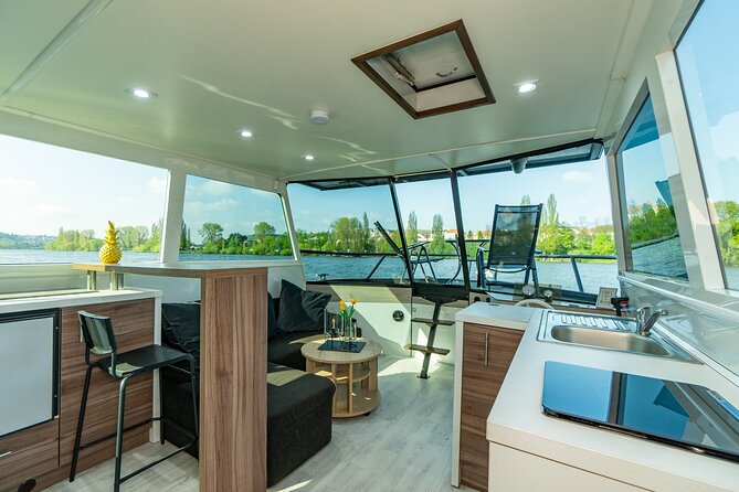 VIP Prague YachtBoat ONE Experience: All-You-Can-Drink - Why this private Prague cruise feels different