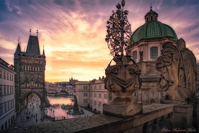 VIP Private tour Prague: Castle, Lunch, Beer, Boat - Lunch, local beer, and a less formal break