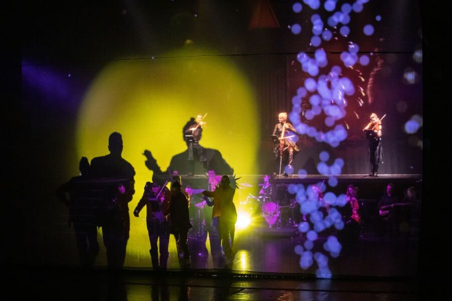 Vivaldianno The Show in Theatre Hybernia - The English narration with Pierce Brosnan