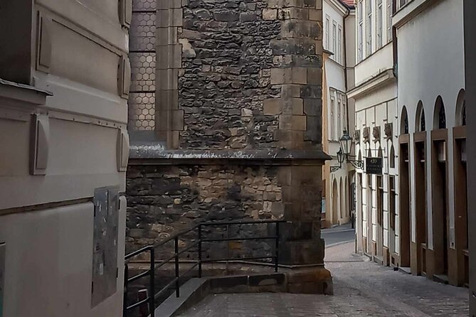 Walking Tour in Prague with Local Historian - Should You Book It?