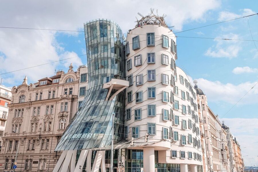 Walking tour of Prague in French : Nové Město - Na Příkopě and the Republic Square buildings