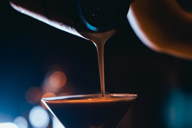 Wednesday Night Live Music and Cocktails Ticket in Kontakt Bar - Arriving at 9:30 p.m. in Prague 1