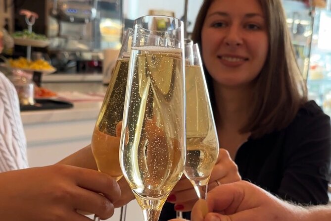 Wine Tasting and History Prague - Who will enjoy this afternoon most?