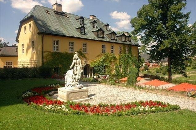 Wroclaw: Giant Mountains & Valley of Palaces Day Tour - Is $136 a fair price?