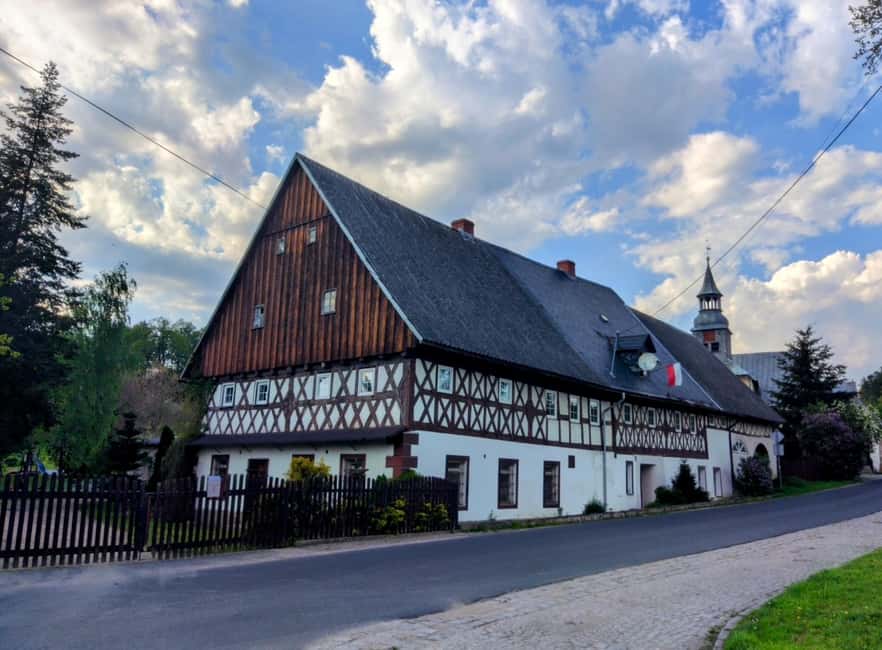 Wroclaw to Prague: 2-in-1 (Private Transfer + Country Tour) - The comfort factor with heavy luggage
